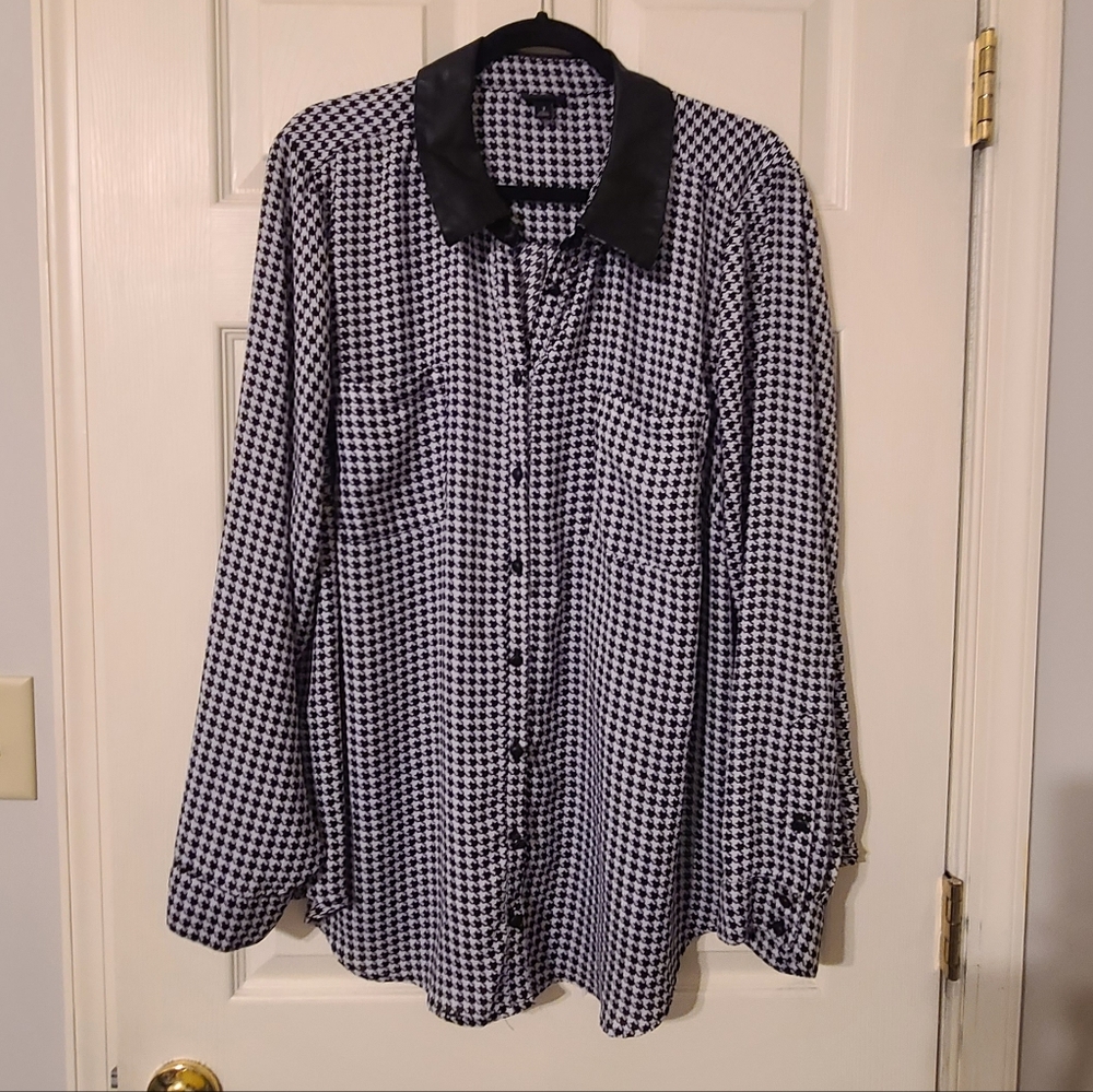 Black and White Houndstooth Button-Up Shirt with Contrast Collar - TORRID